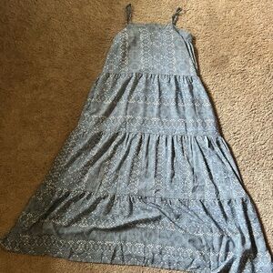 DAVI & DANI Gray Patterned Maxi Dress